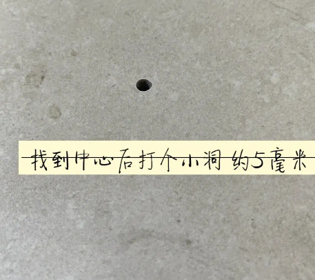 三山瓷砖空鼓维修公司专业解答在瓷砖铺贴过程中，如果砂料搅拌不均匀，将会带来以下问题